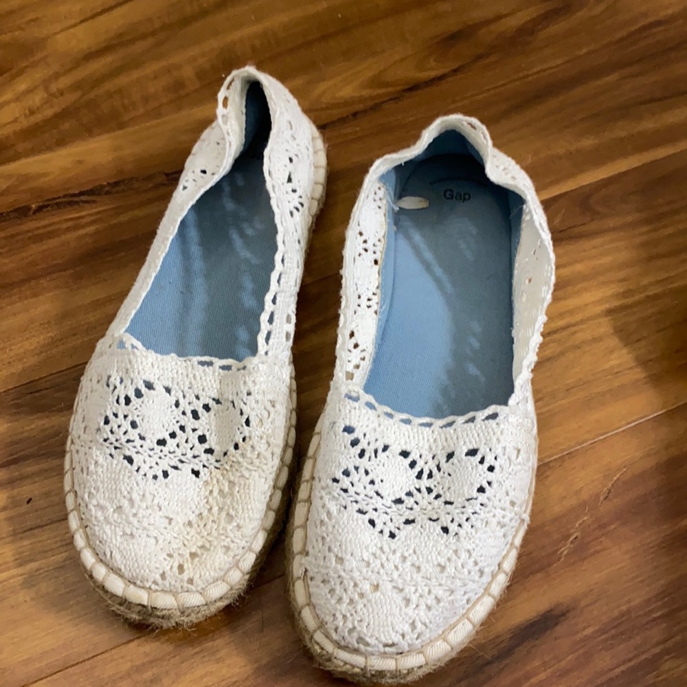 Gap white flats (8)